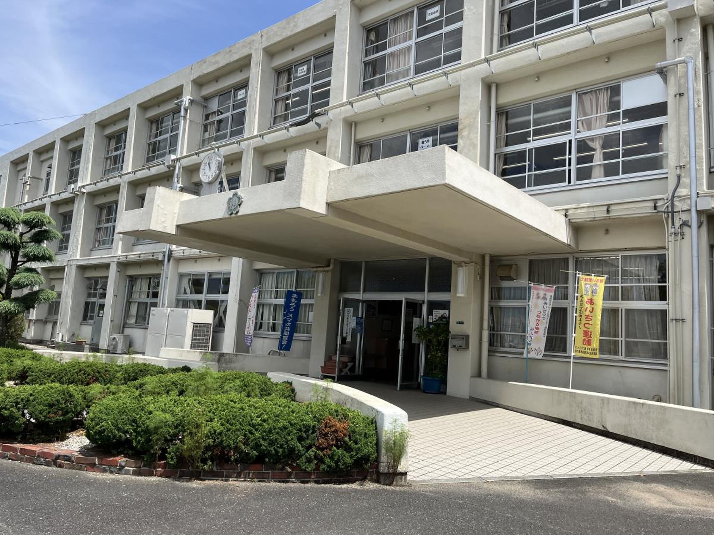 神興小学校