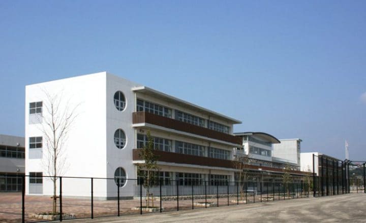 照葉中学校